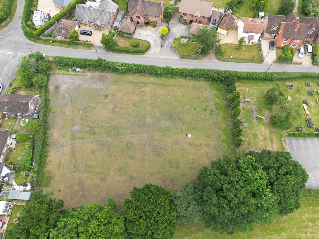 Lot: 121 - THREE-QUARTERS OF AN ACRE OF FREEHOLD LAND WITH DEVELOPMENT POTENTIAL -